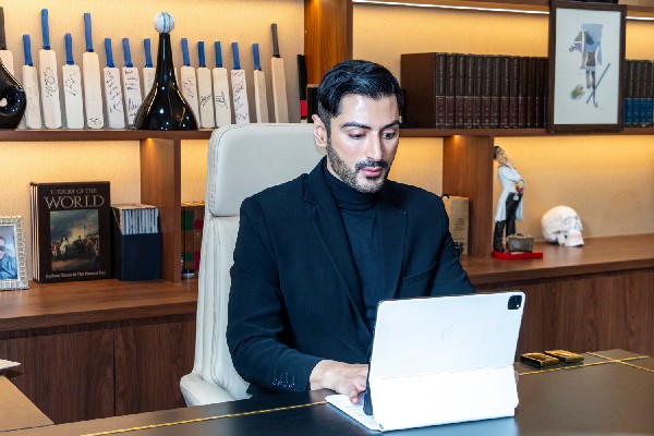 Dr. Amir Bhasin Dr. Amit Bhasin