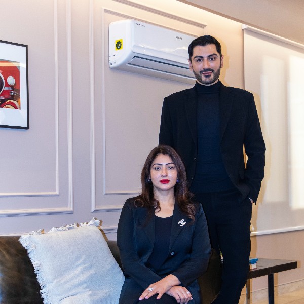 Dr. Amit Bhasin and Dr. Aarti Bhasin Dr. Amit Bhasin and Dr. Aarti Bhasin