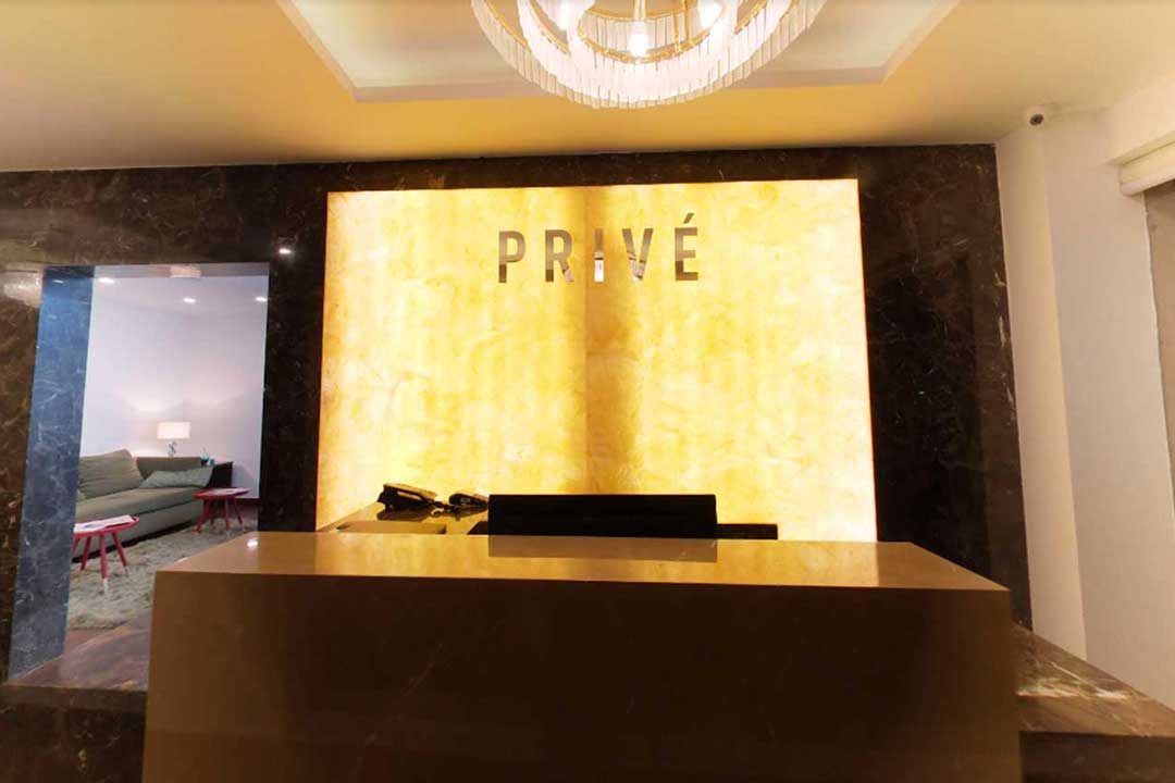 Prive clinic reception